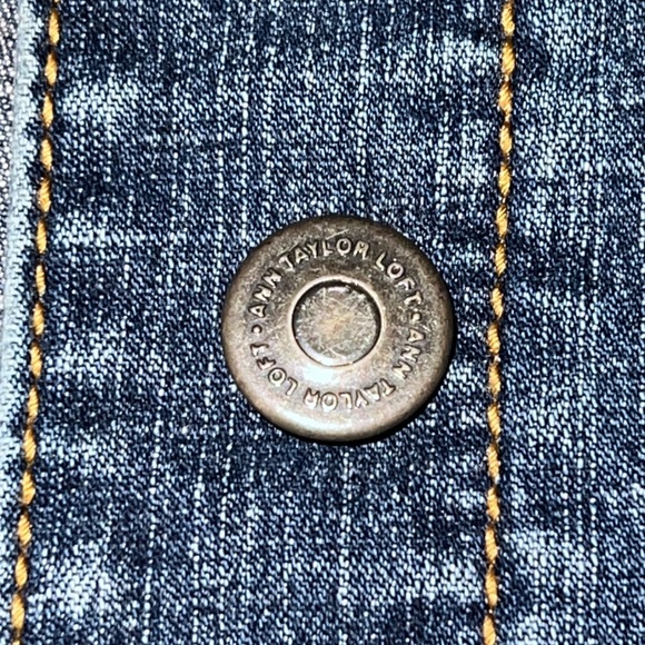 Ann Taylor LOFT, 3/4 Length Sleeves, Jean Jacket Size 12 w/Stretch, SUPER CUTE🩵 - Picture 7 of 13